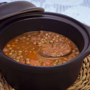 lentejas con chorizo y morcilla.